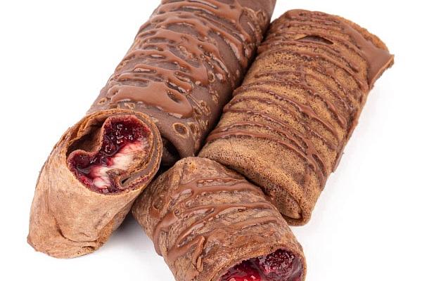  Блинчики шоколадные с ягодами премиум ~ 3 шт в интернет-магазине продуктов с Преображенского рынка Apeti.ru