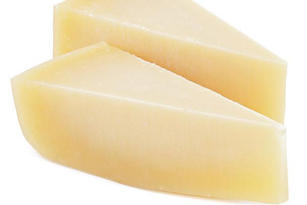  Сыр твердый Пармезан молодой 250-500 г в интернет-магазине продуктов с Преображенского рынка Apeti.ru
