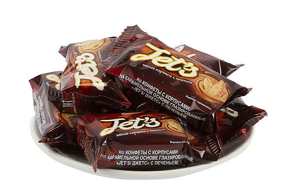  Конфеты Jet`s на карамельной основе с печеньем на развес 500 г в интернет-магазине продуктов с Преображенского рынка Apeti.ru