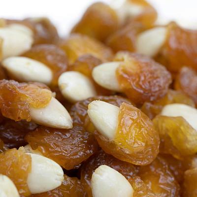 Черешня с миндалем желтая 250 г в Apeti.ru Черешня с миндалем желтая 250 г в интернет-магазине свежих фермерских продуктов Apeti.ru