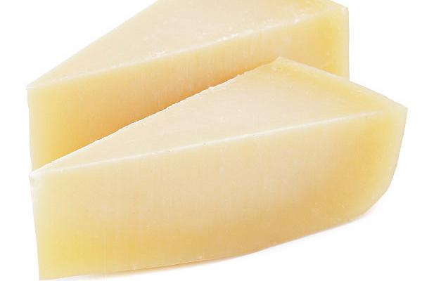  Сыр твердый Пармезан экстра выдержанный 250-500 г в интернет-магазине продуктов с Преображенского рынка Apeti.ru