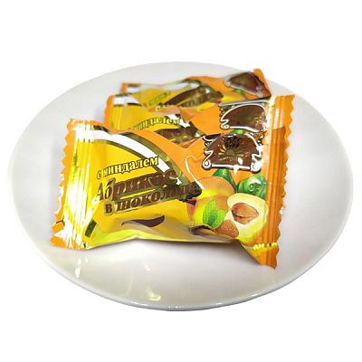 Конфеты Абрикос в шоколаде с миндалем 250 г