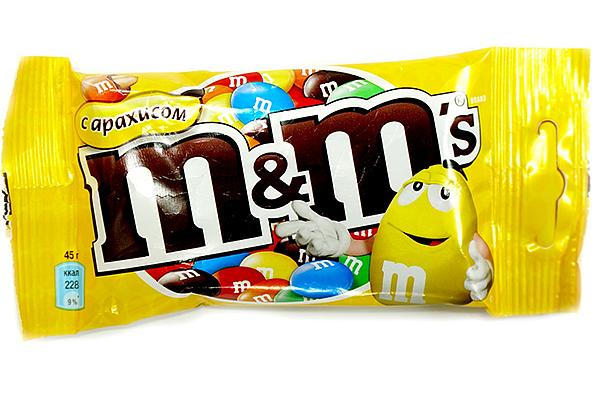  Драже M&M's с арахисом и молочным шоколадом 45 г в интернет-магазине продуктов с Преображенского рынка Apeti.ru